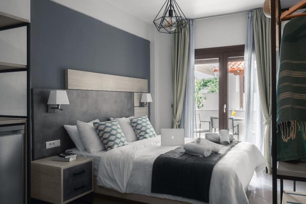 Meliton Inn Hotel & Suites By The Beach Neos Marmaras Ngoại thất bức ảnh
