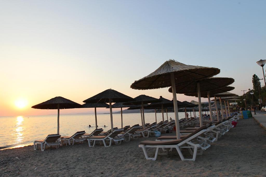 Meliton Inn Hotel & Suites By The Beach Neos Marmaras Ngoại thất bức ảnh